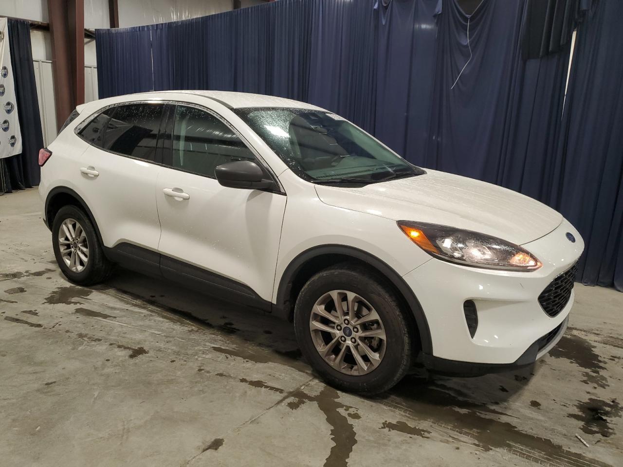 2022 Ford Escape - Image 4