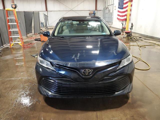  TOYOTA CAMRY 2018 Granatowy