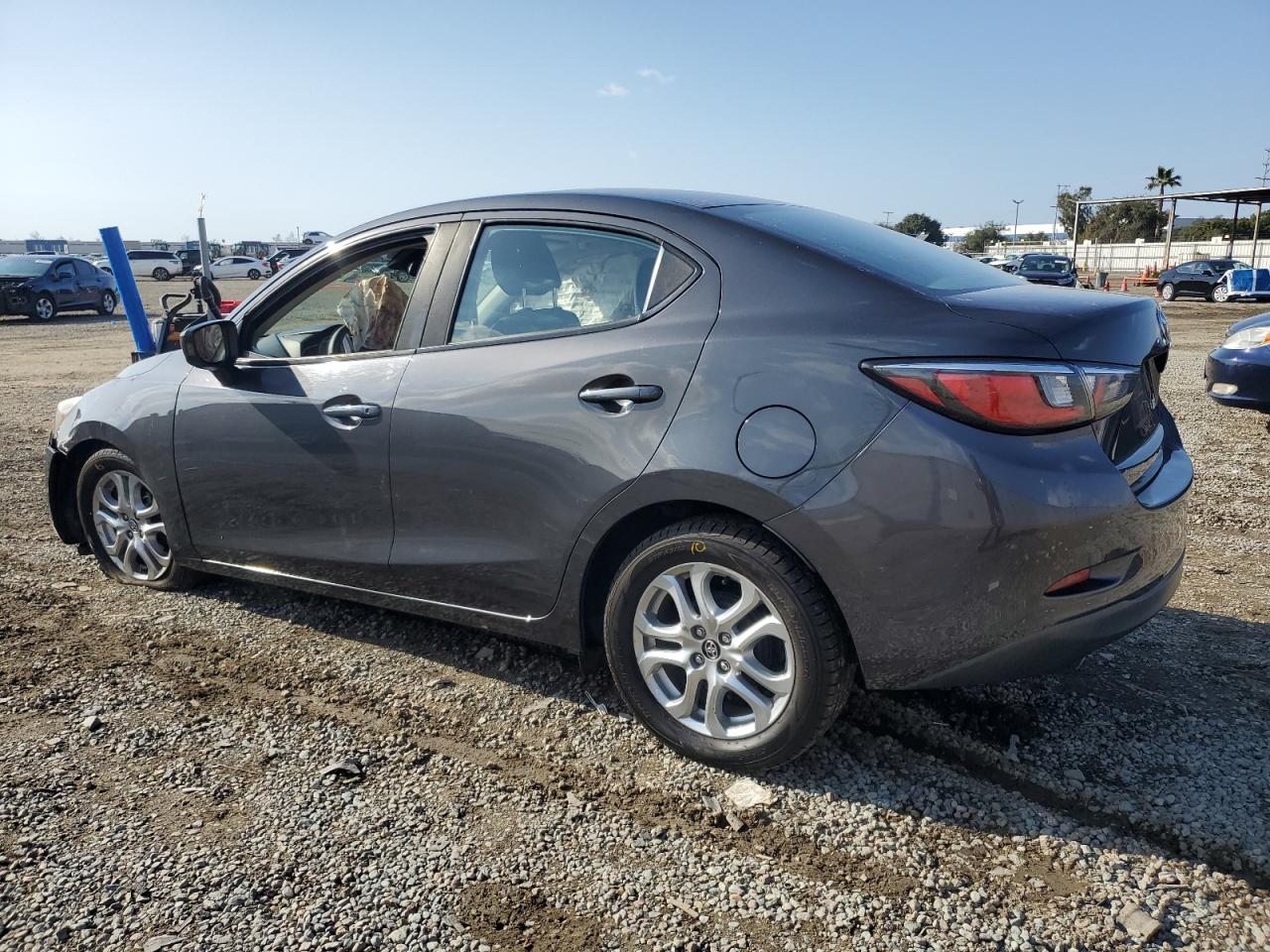 2018 Toyota Yaris - Image 2