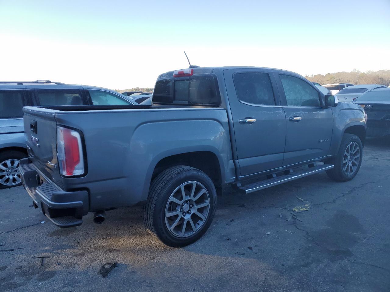2019 GMC Canyon - Image 3
