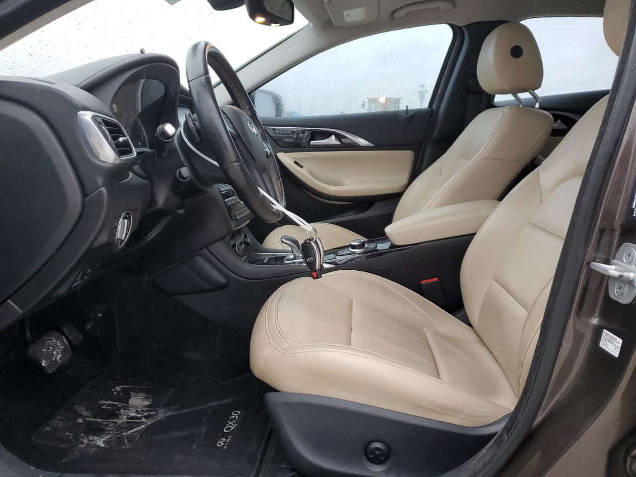 2017 Infiniti QX30 - Image 7