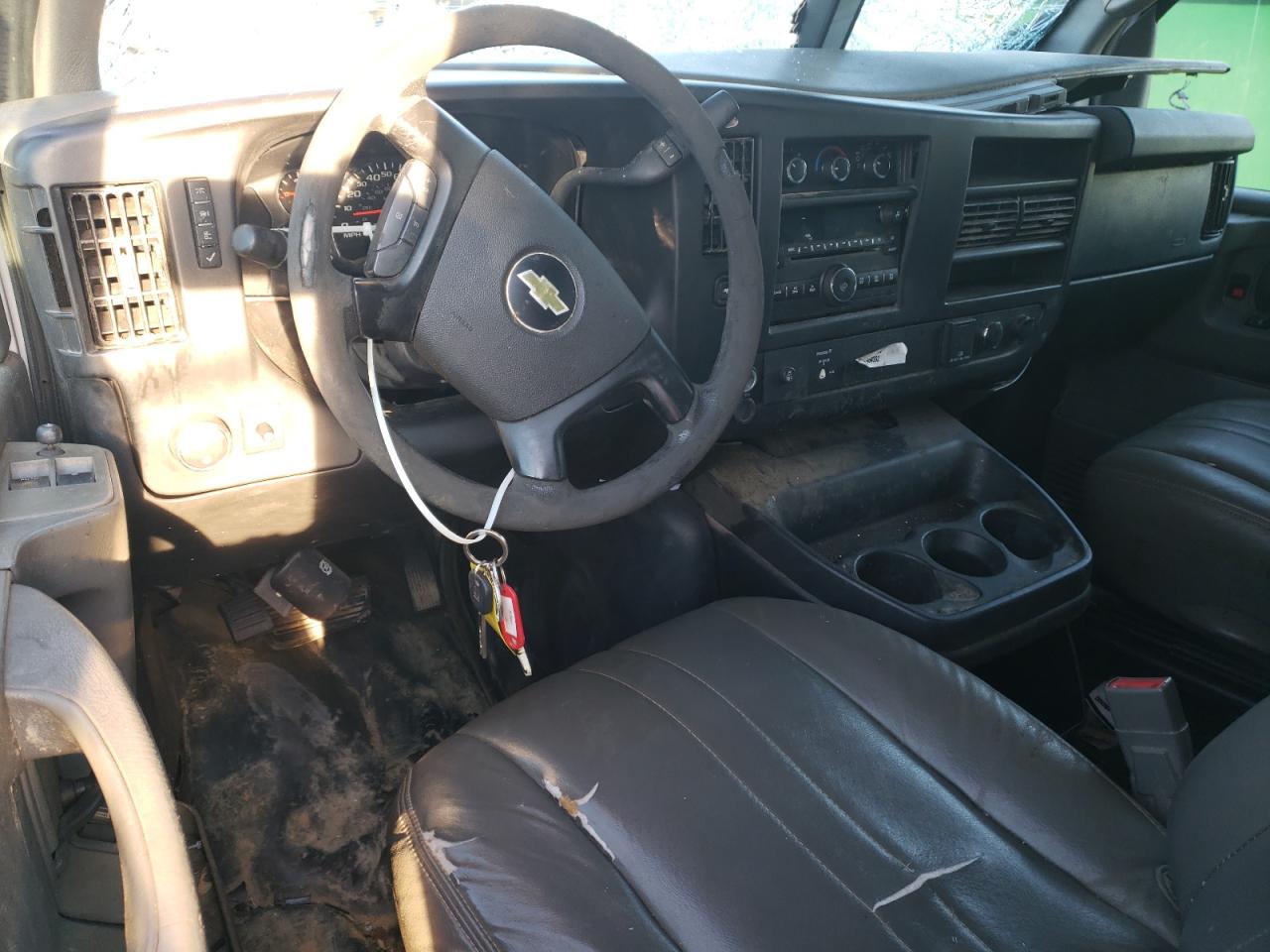 2015 Chevrolet Express - Image 8