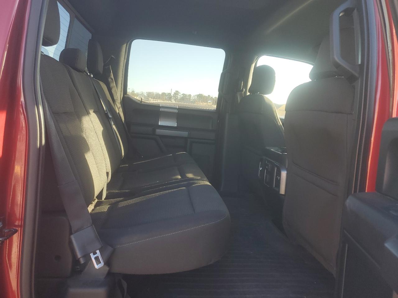 2015 Ford F-150 - Image 10