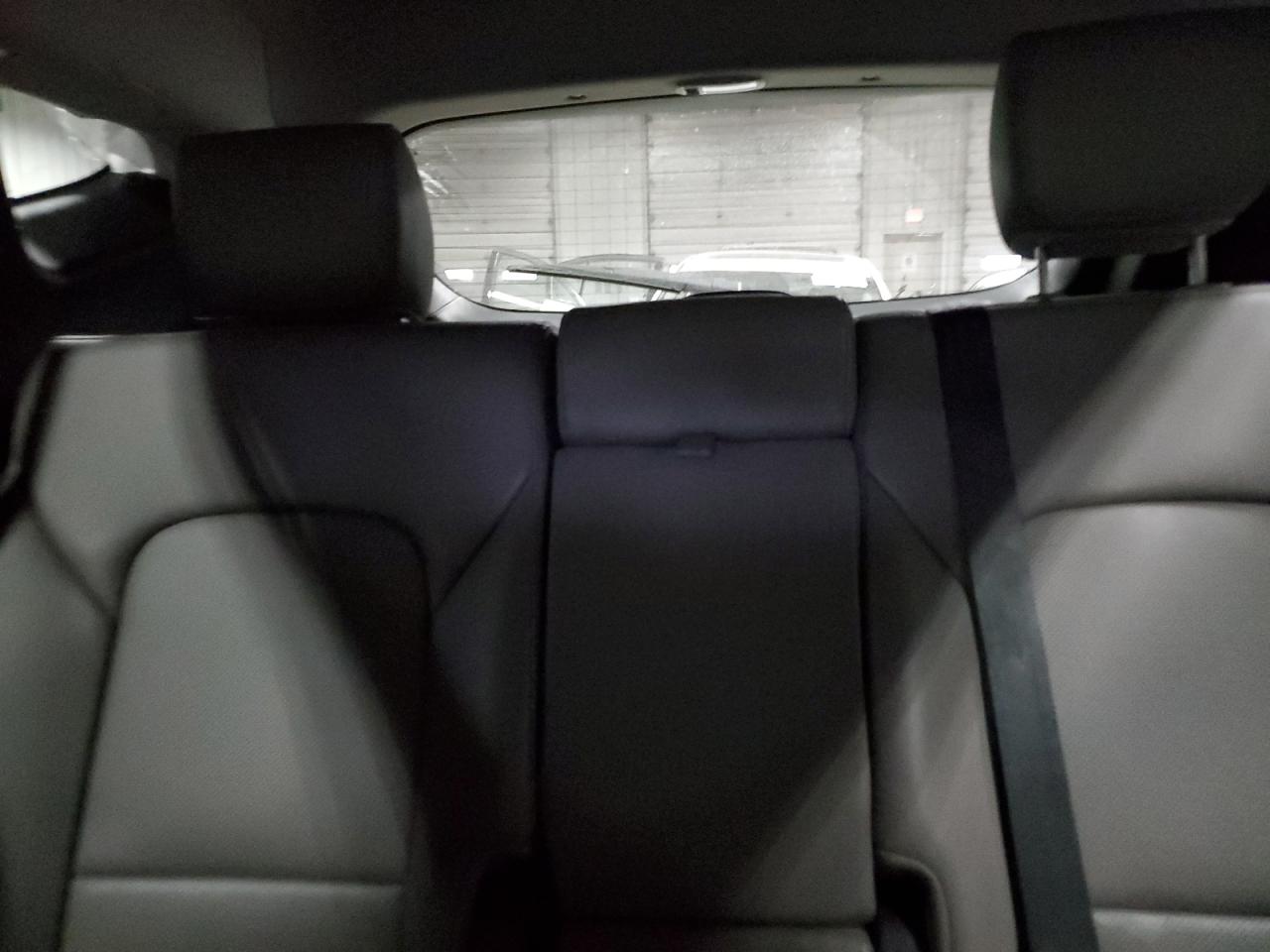 2018 Hyundai Santa Fe - Image 10