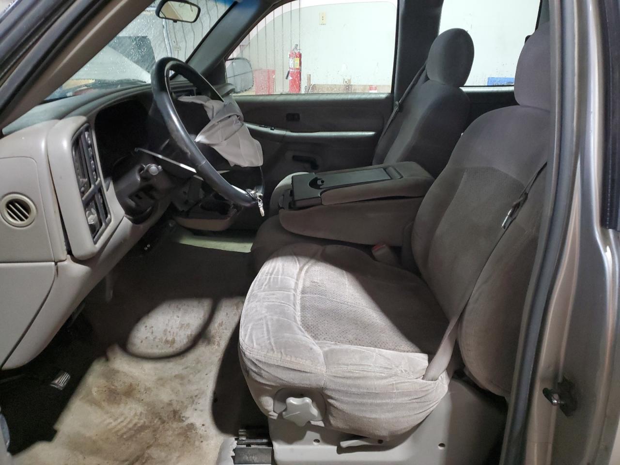 2000 Chevrolet Silverado - Image 7