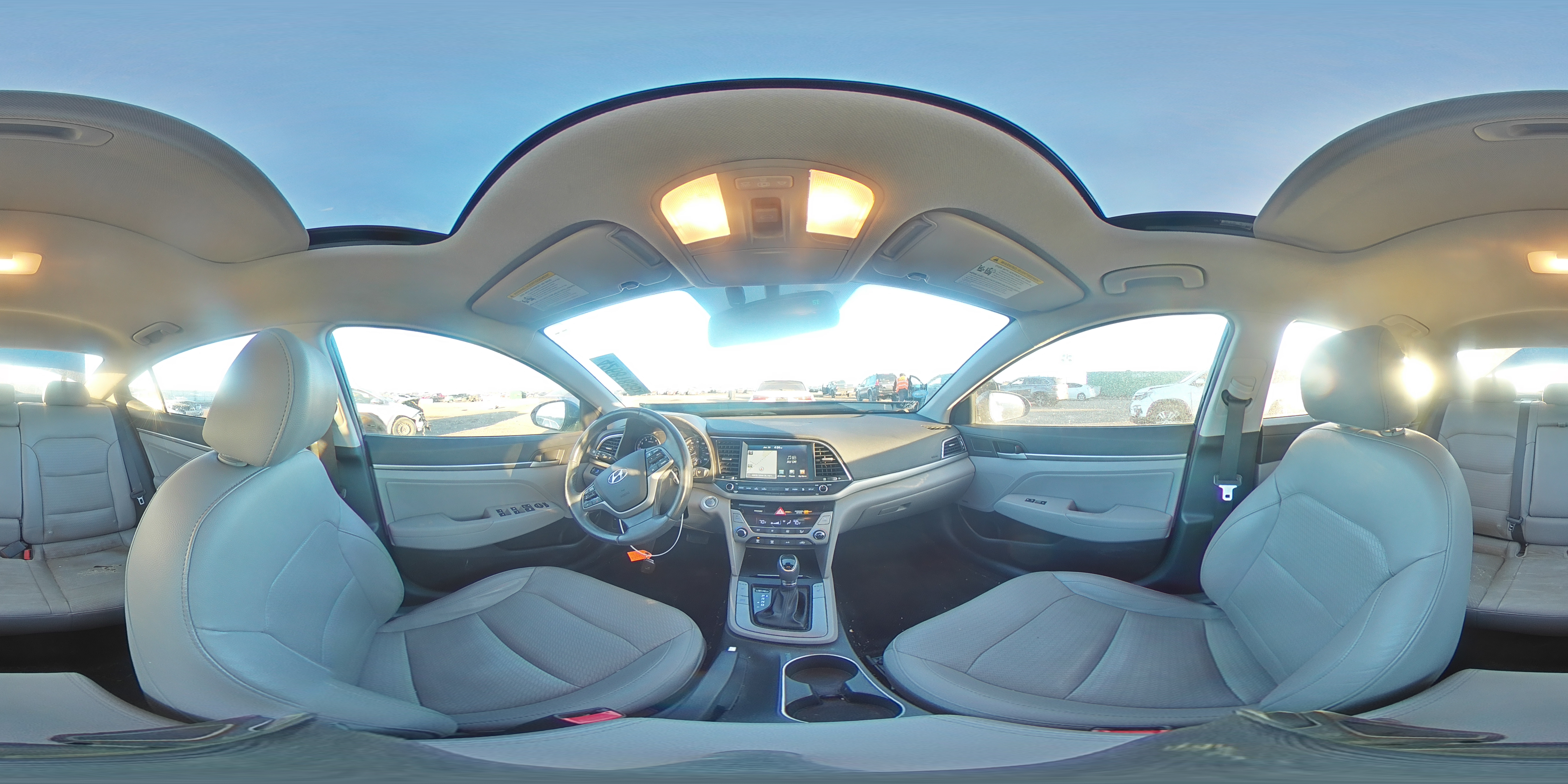 2017 Hyundai Elantra - Image 12