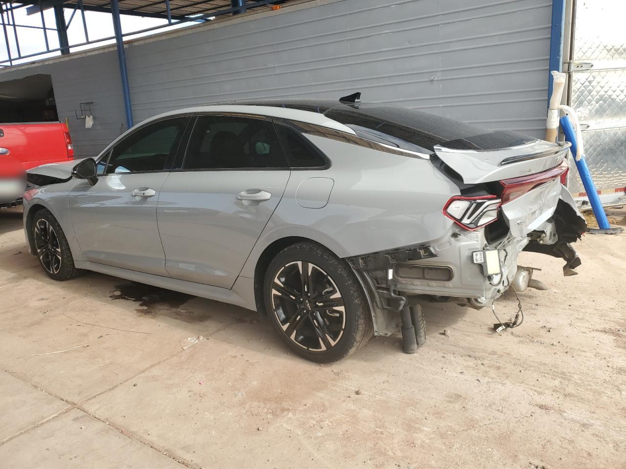 2022 Kia K5 - Image 2