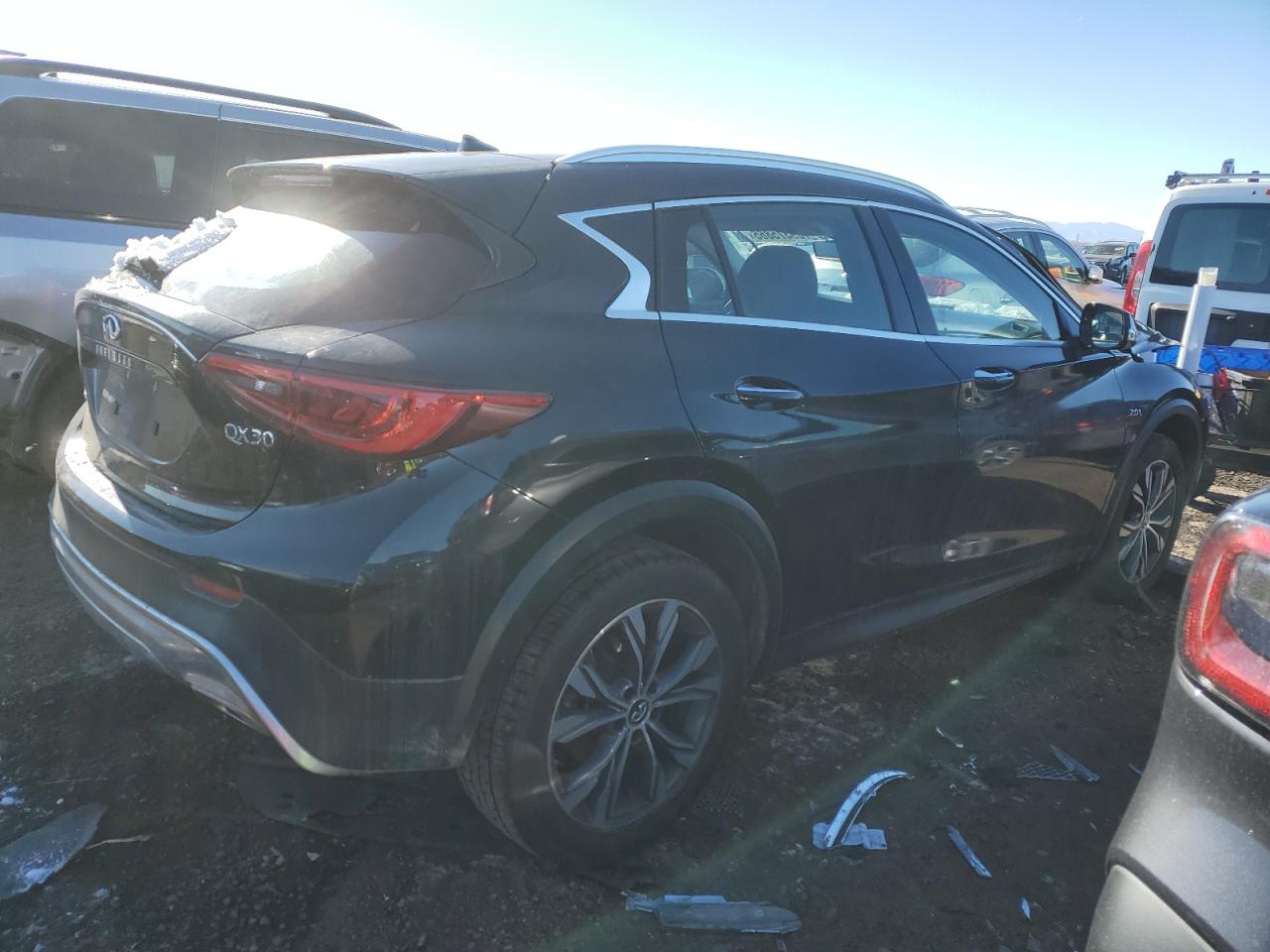 2017 Infiniti QX30 - Image 3