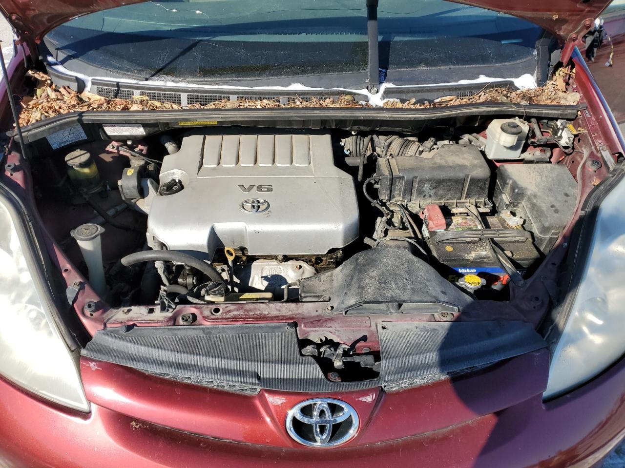 2008 Toyota Sienna - Image 14