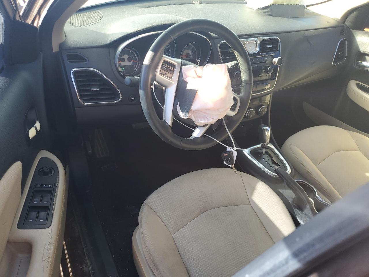 2013 Chrysler 200 - Image 8