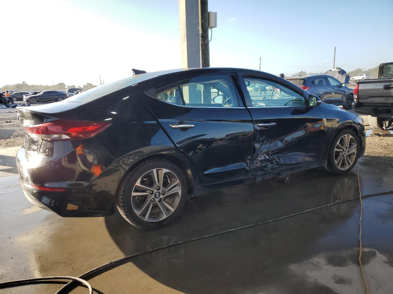2017 Hyundai Elantra - Image 3