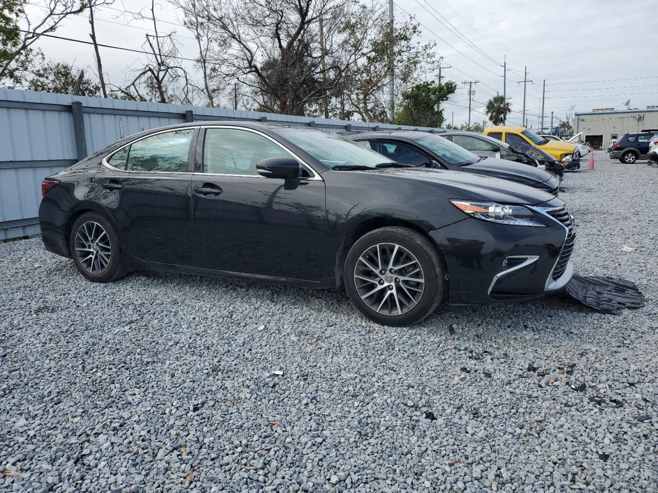 2016 Lexus ES - Image 4