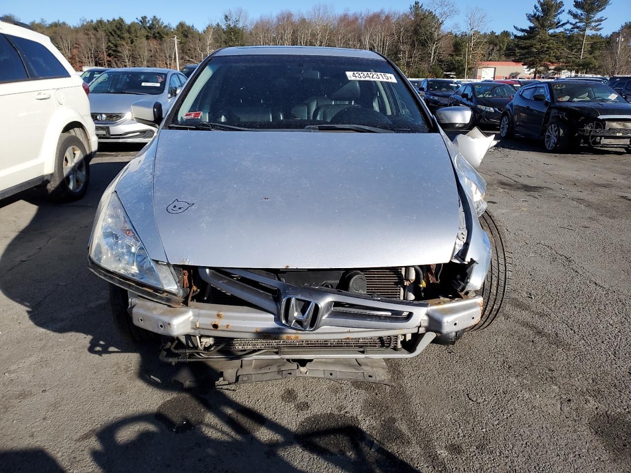2004 Honda Accord - Image 5