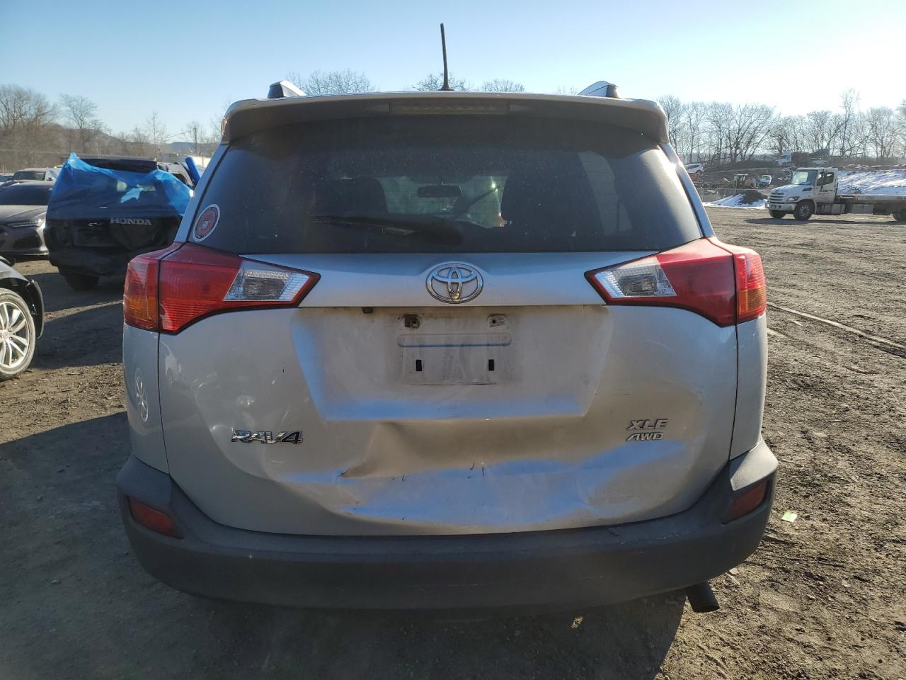 2015 Toyota Rav4 Xle VIN: 2T3RFREV9FW262201 Lot: 41799025