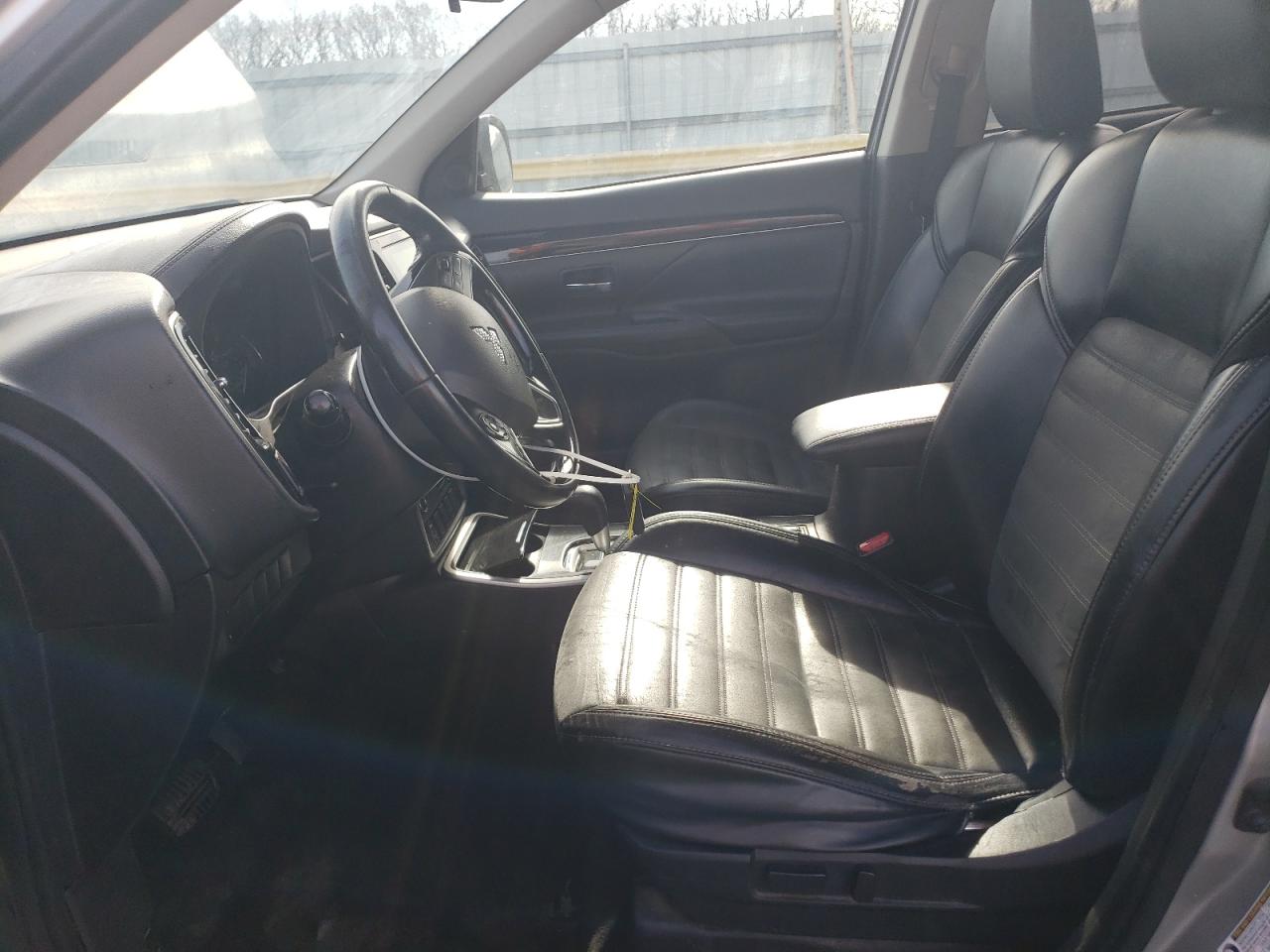 2019 Mitsubishi Outlander - Image 7