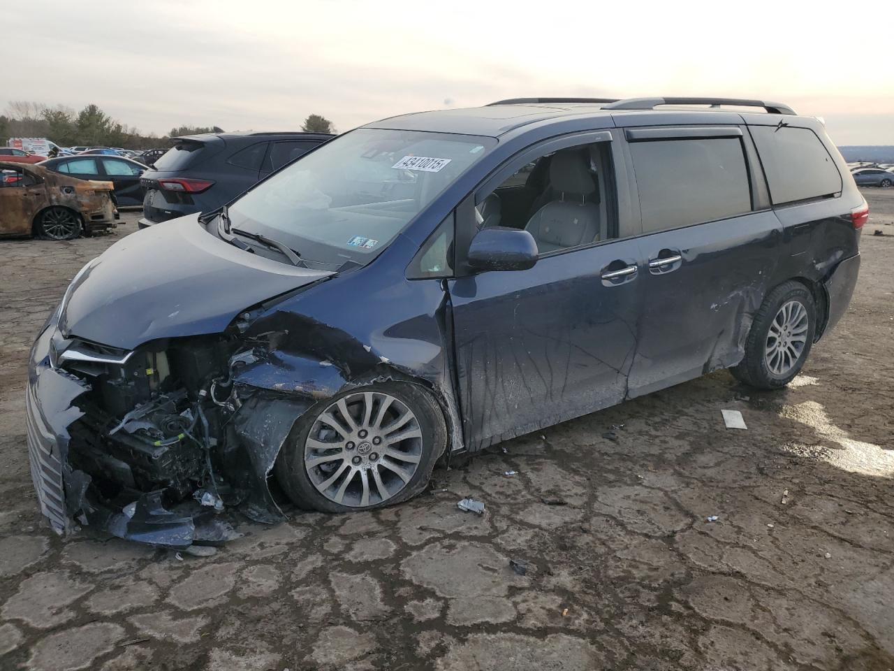 2020 Toyota Sienna - Image 1