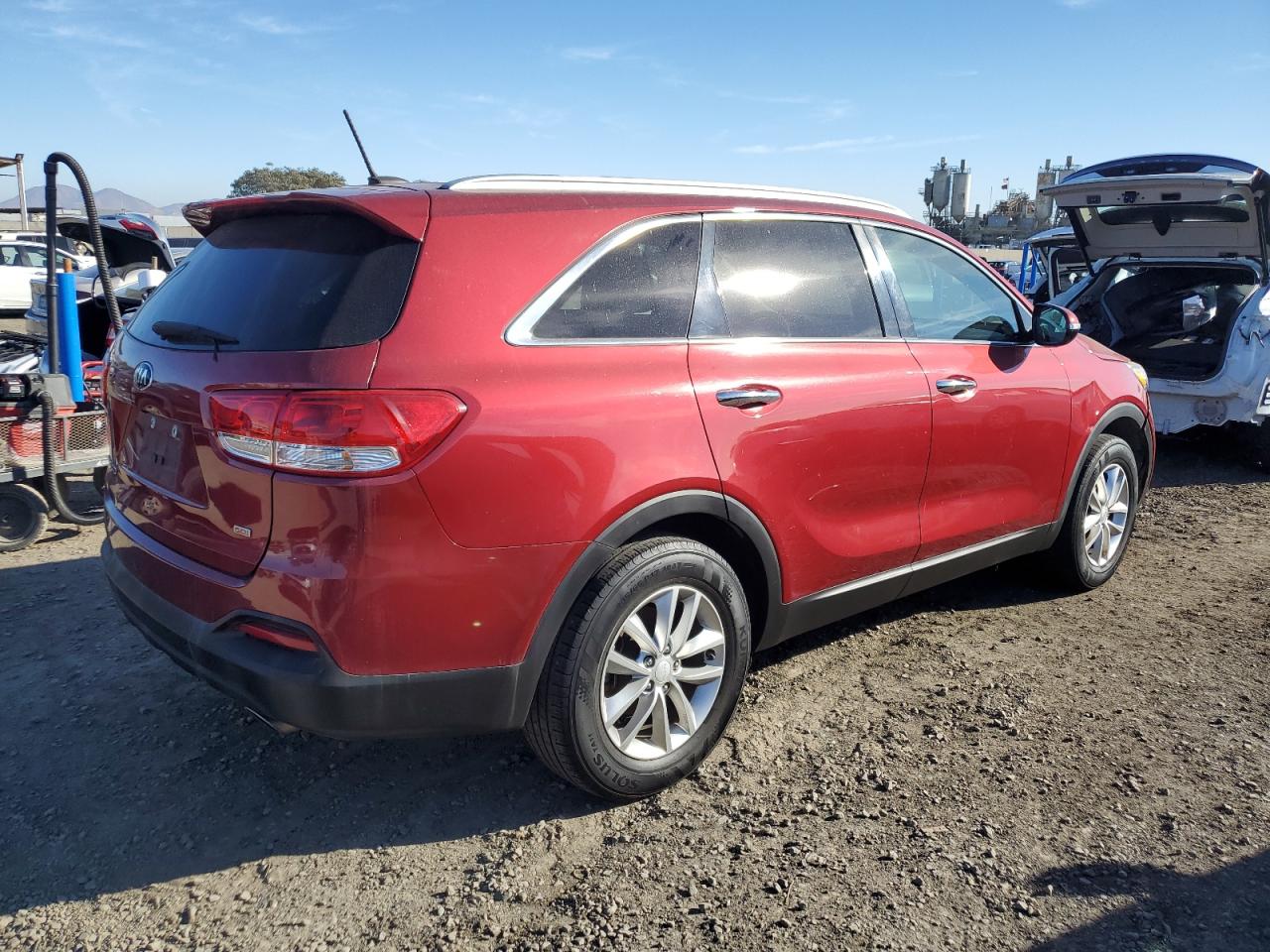 VIN 5XYPG4A30HG243842 2017 KIA SORENTO no.3