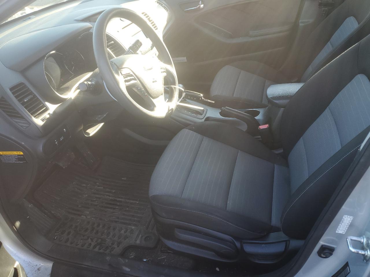 2016 Kia Forte - Image 7