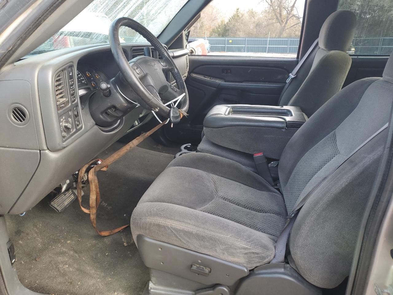 2006 Chevrolet Silverado - Image 7