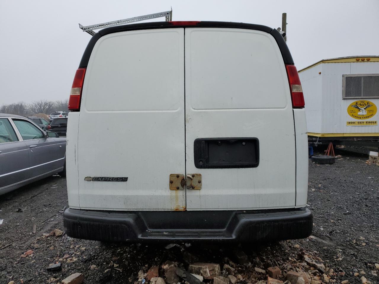 2009 Chevrolet Express - Image 6