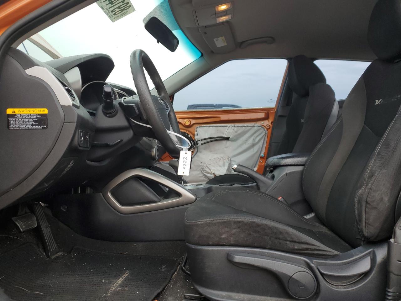 2015 Hyundai Veloster - Image 8