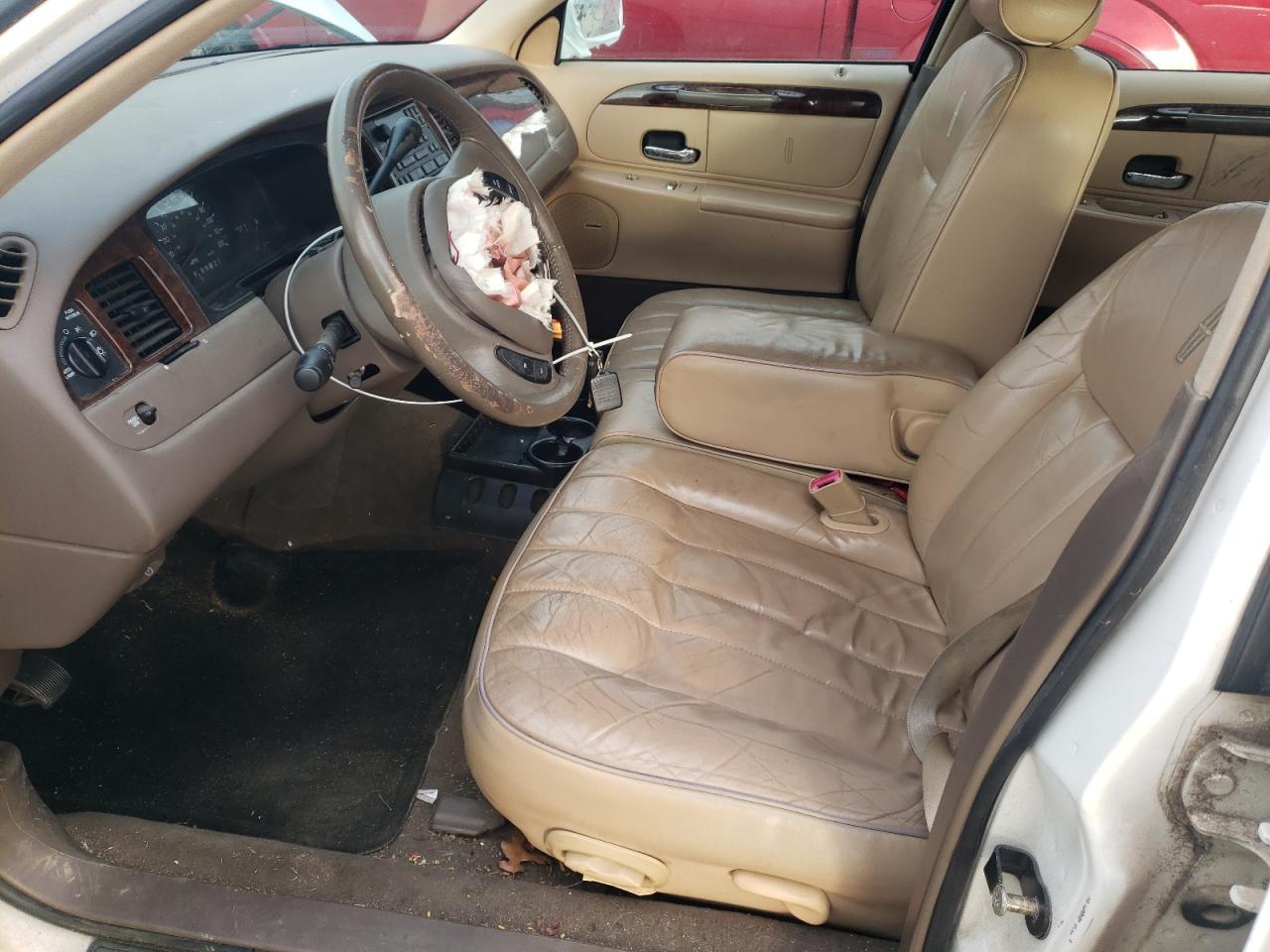1998 Lincoln Town Car - Image 7