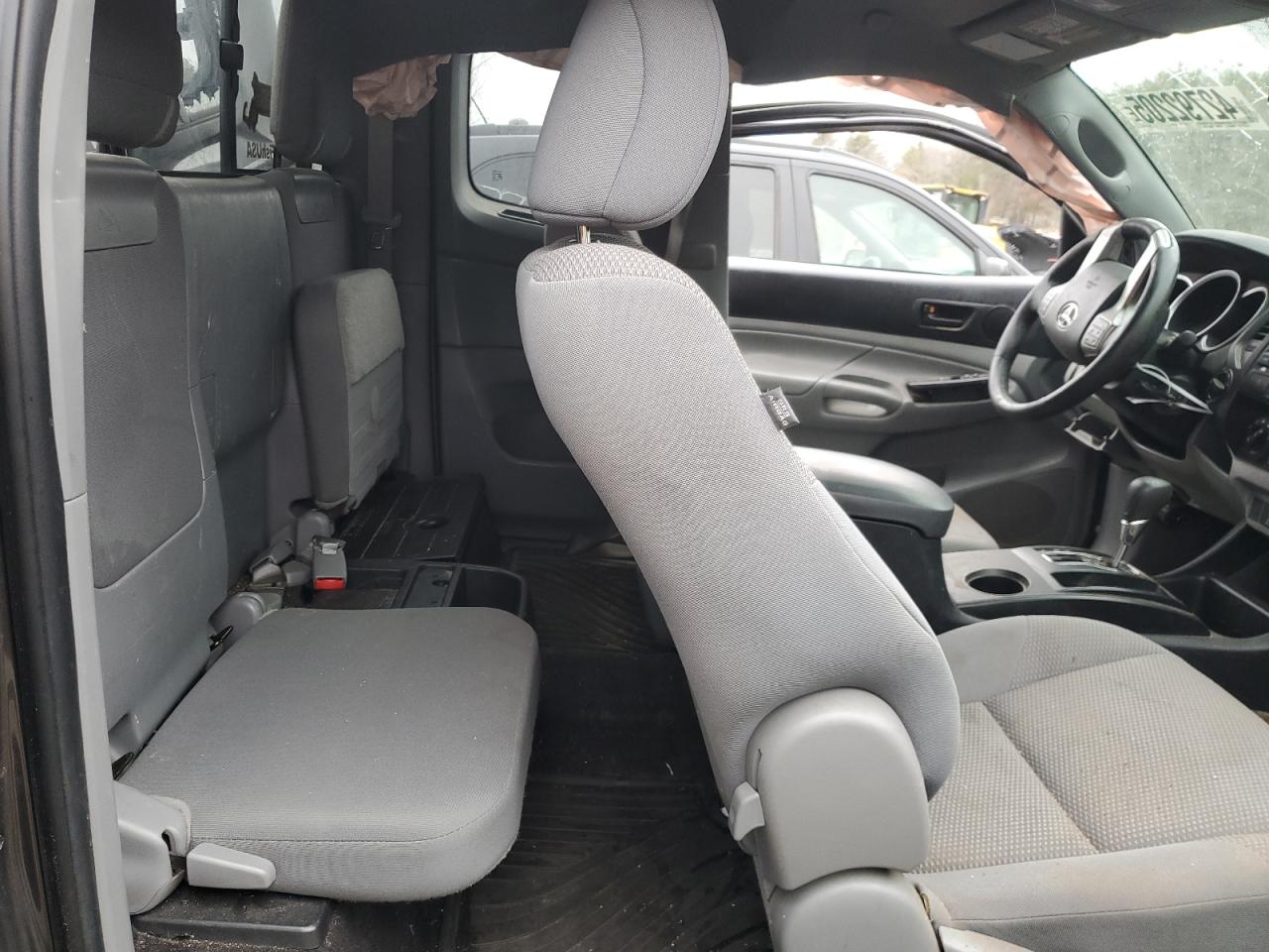 2013 Toyota Tacoma - Image 10