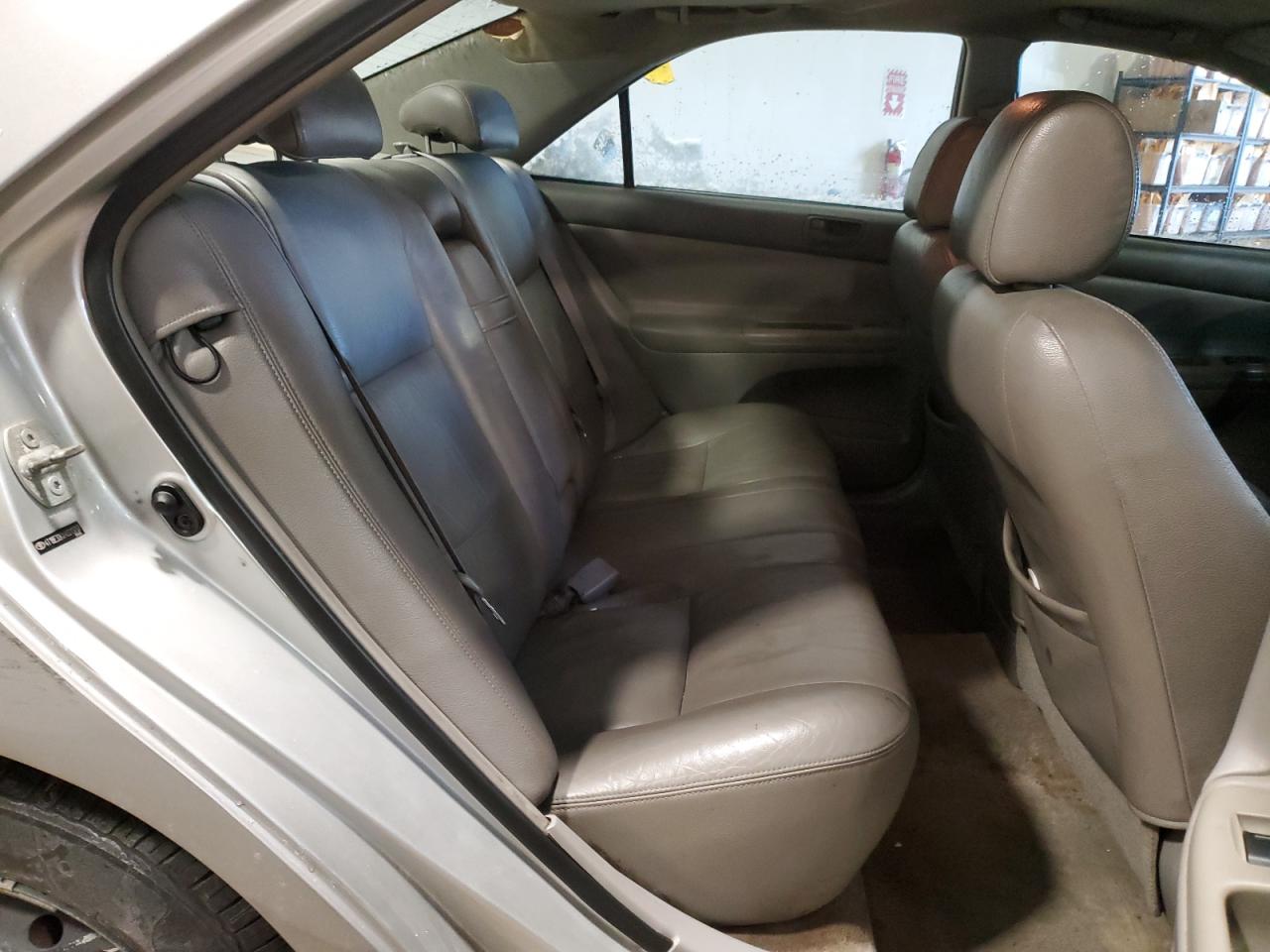 2004 Toyota Camry - Image 10