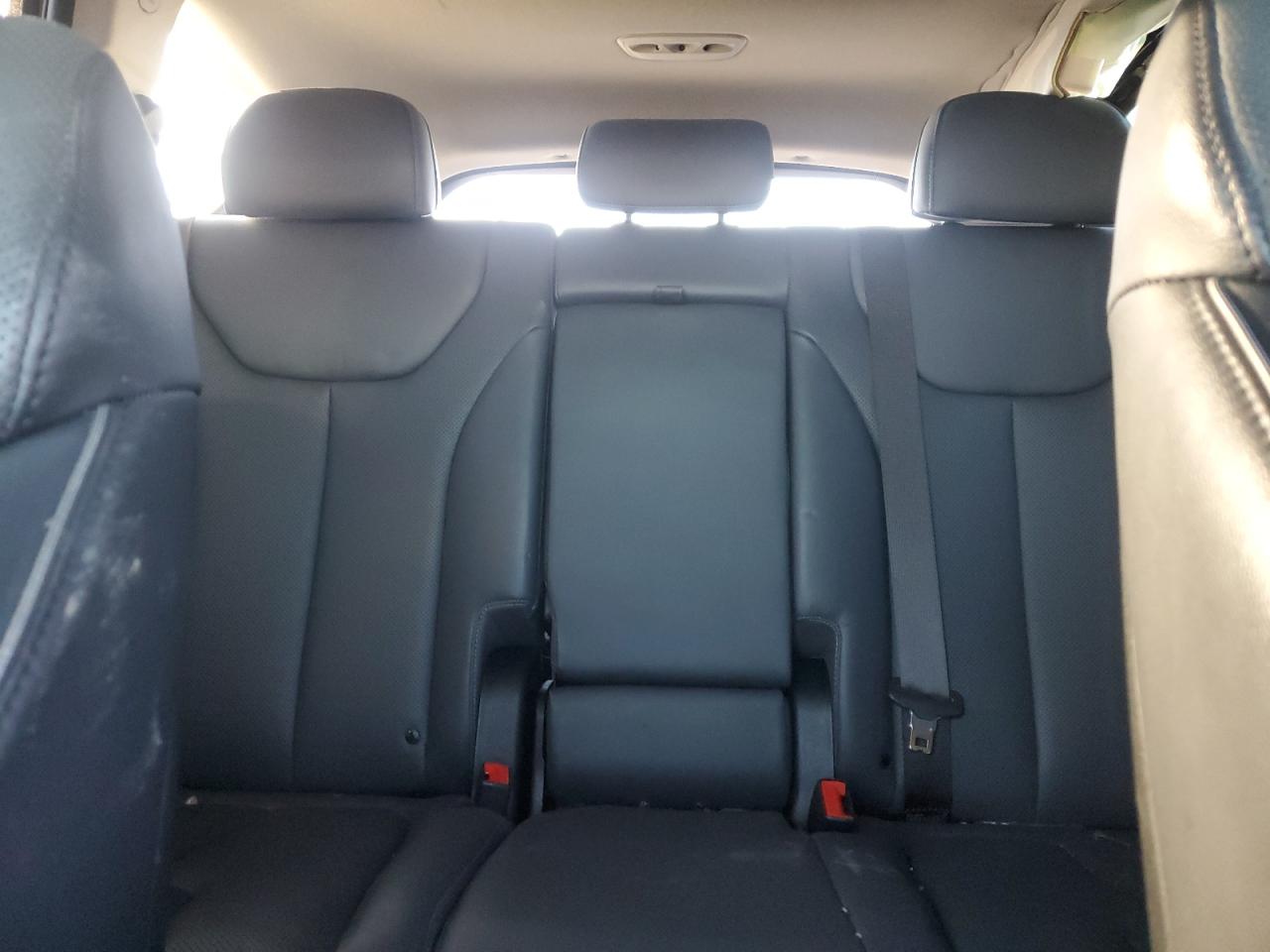 2021 Hyundai Santa Fe - Image 10