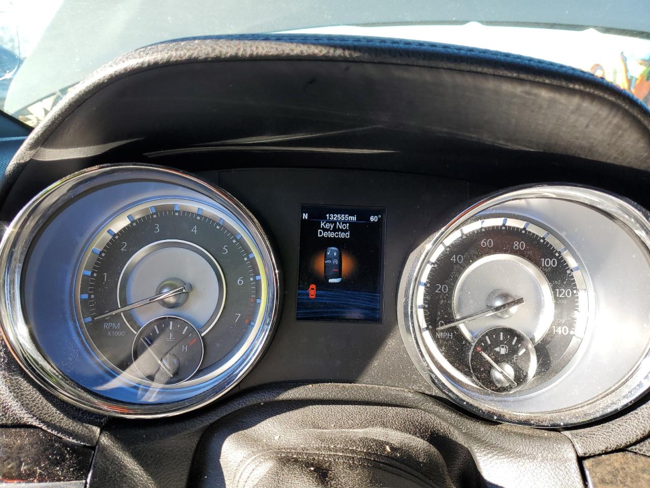 2014 Chrysler 300 - Image 9