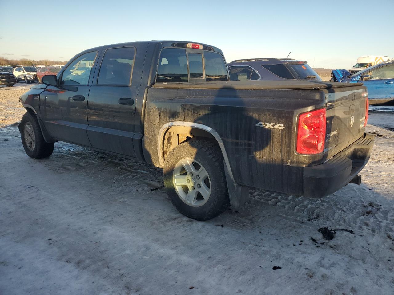 2010 Dodge Dakota - Image 2
