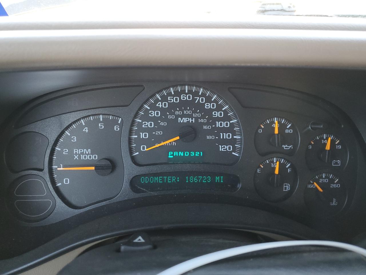 2003 Chevrolet Suburban - Image 9