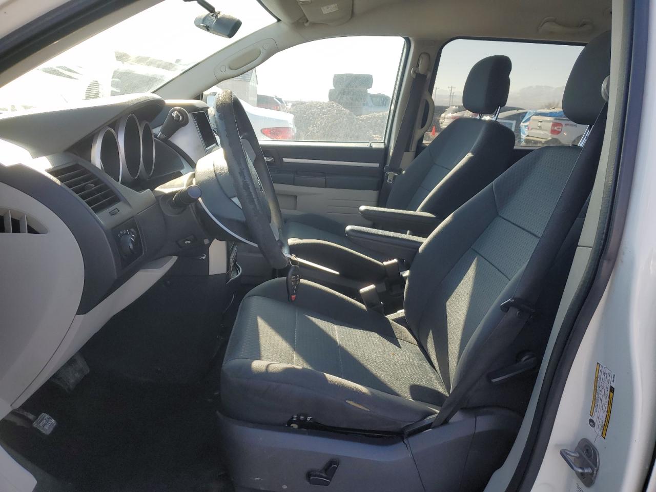 2010 Dodge Caravan - Image 7