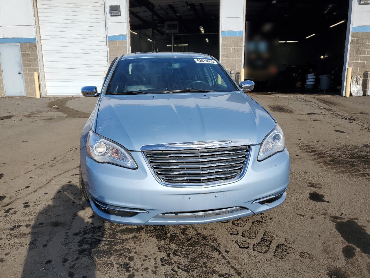 2013 Chrysler 200 - Image 5