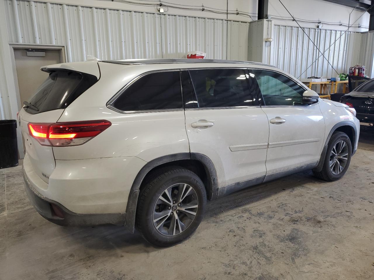 2019 Toyota Highlander - Image 3