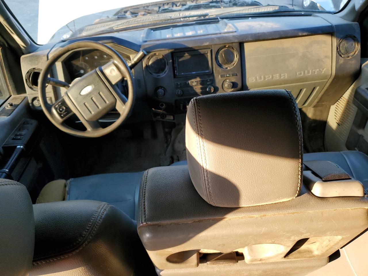 2011 Ford F250 - Image 8
