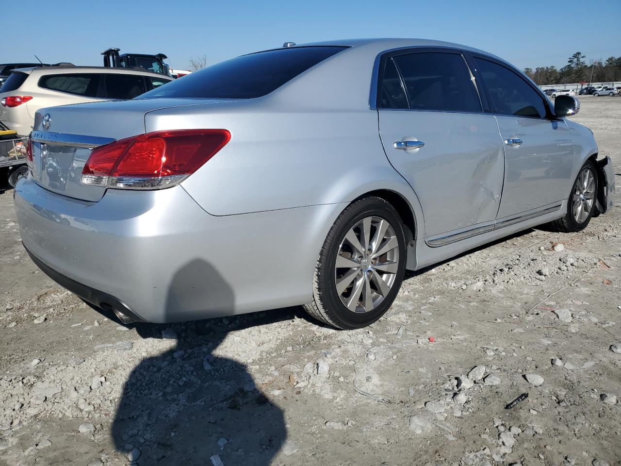2011 Toyota Avalon - Image 3