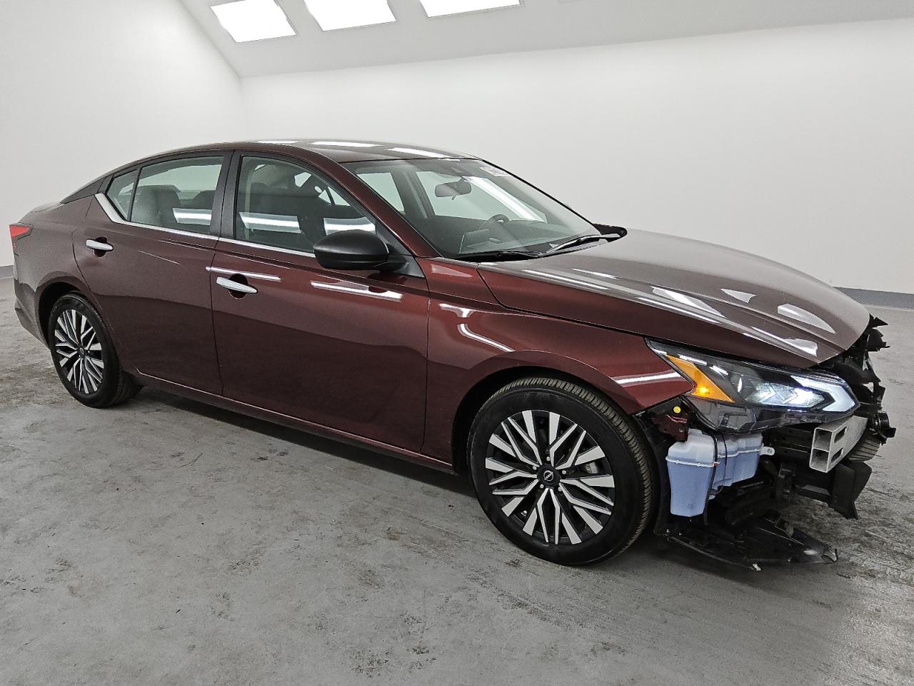 2024 Nissan Altima - Image 4