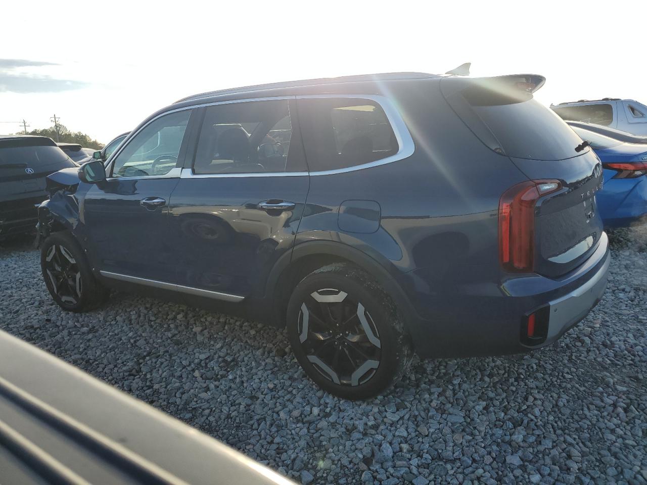 2023 Kia Telluride - Image 2