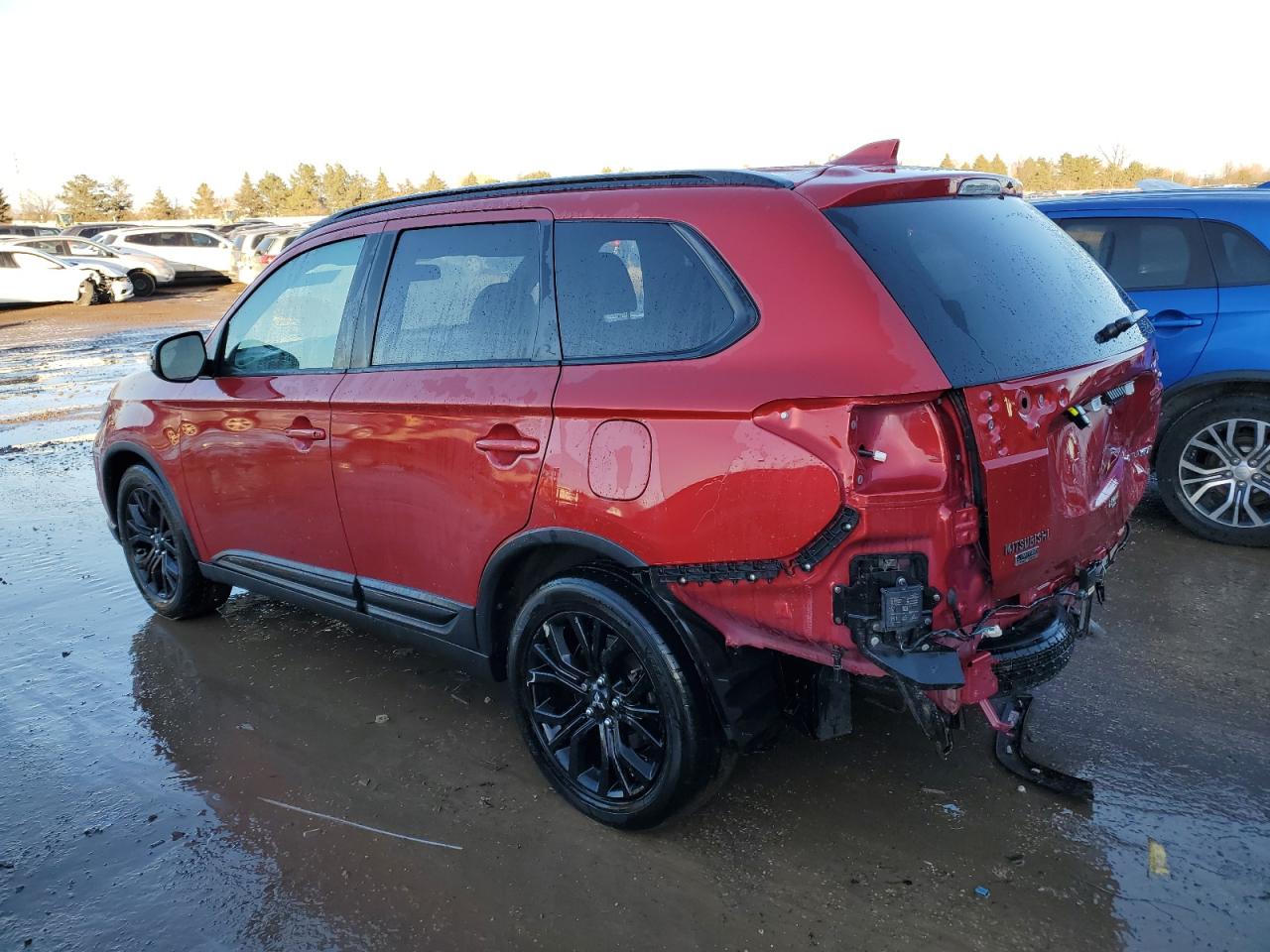 2018 Mitsubishi Outlander - Image 2