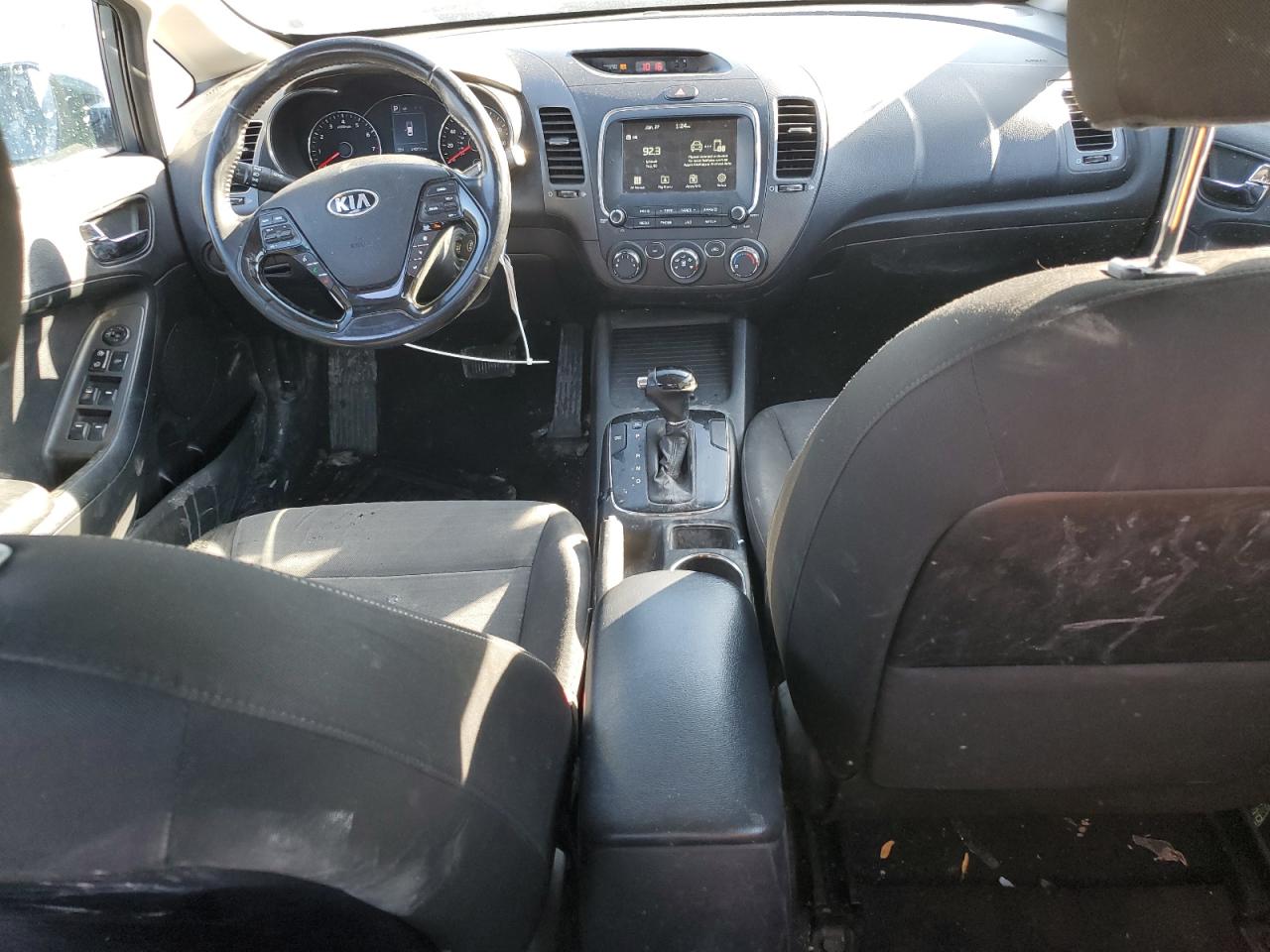 2017 Kia Forte - Image 8