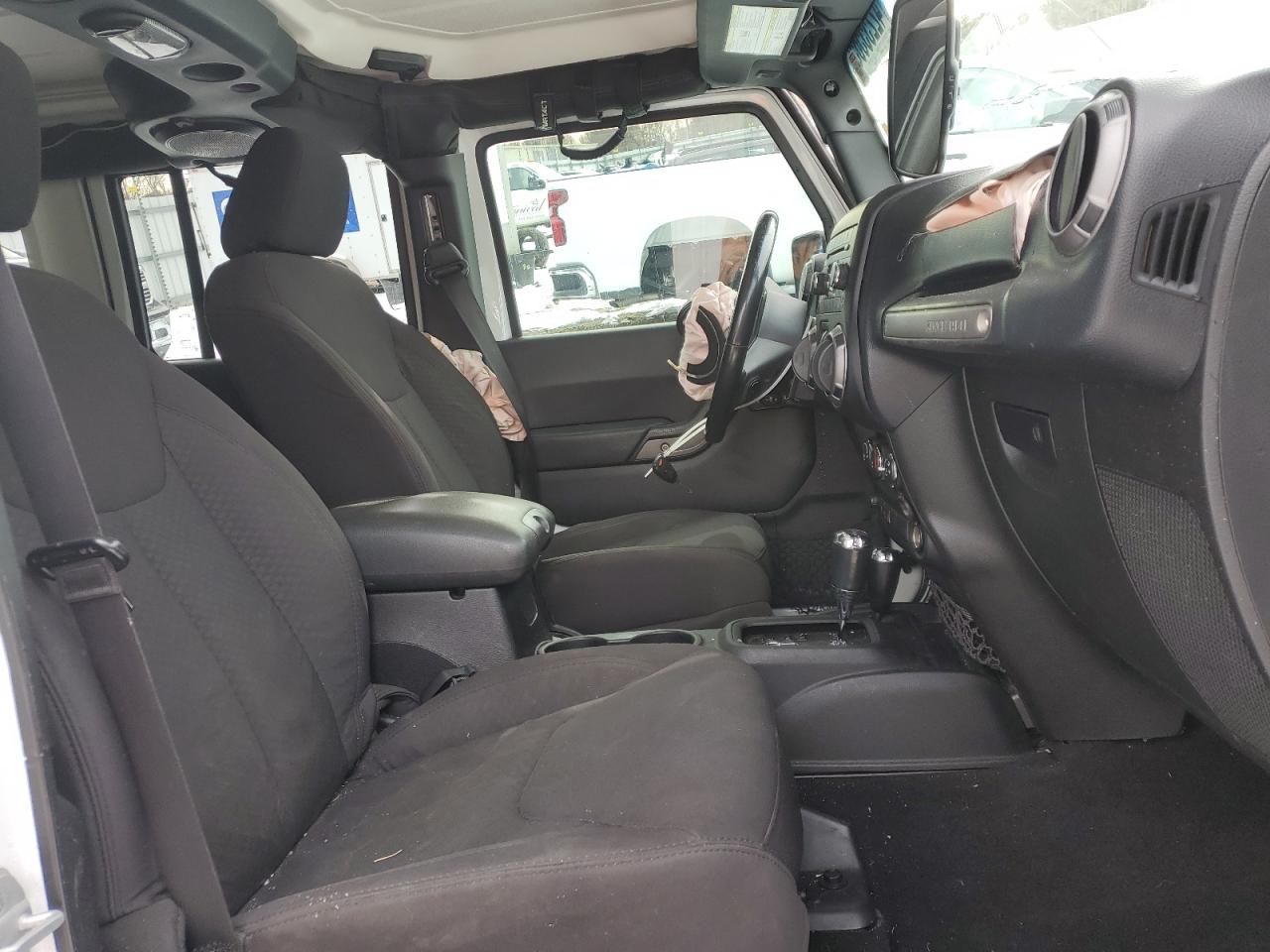 2013 Jeep Wrangler - Image 7
