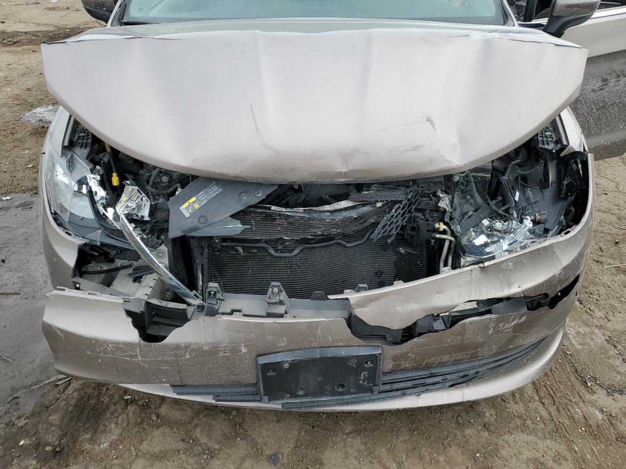 2017 Chrysler Pacifica - Image 13