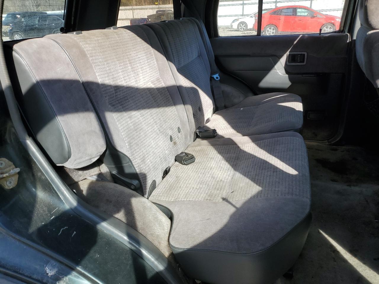 1993 Nissan Pathfinder - Image 11