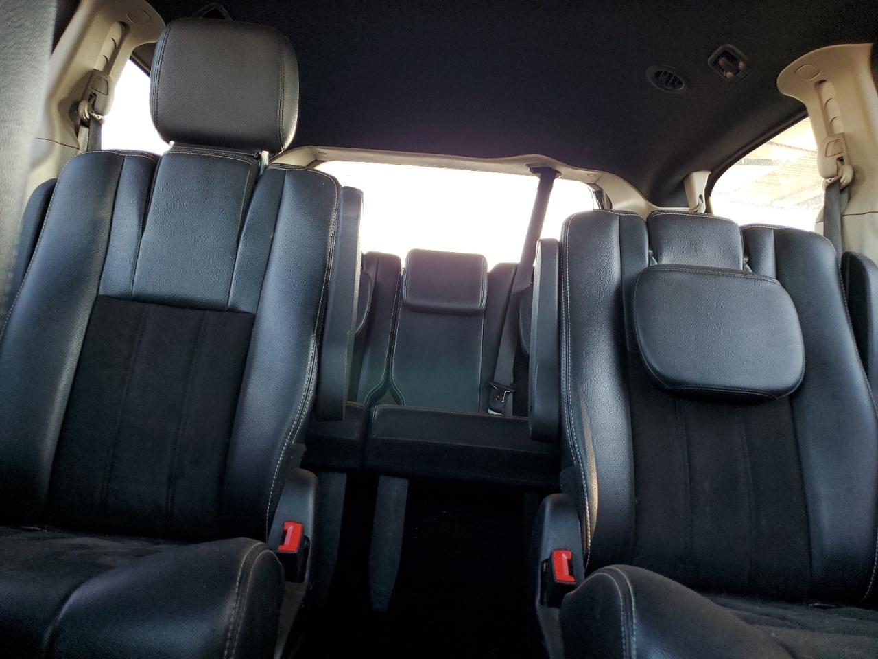 2019 Dodge Caravan - Image 10