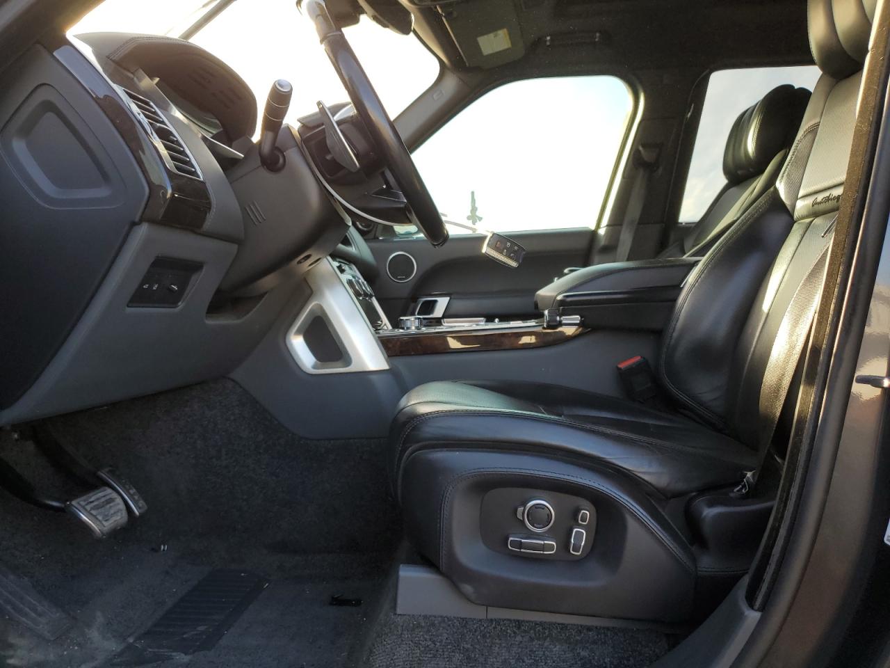 2017 Land Rover Range Rover - Image 7