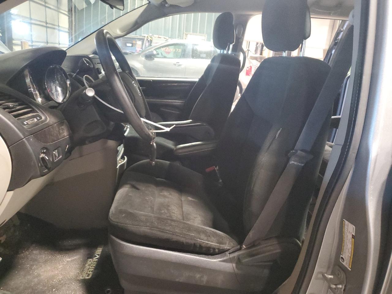 2016 Dodge Caravan - Image 7