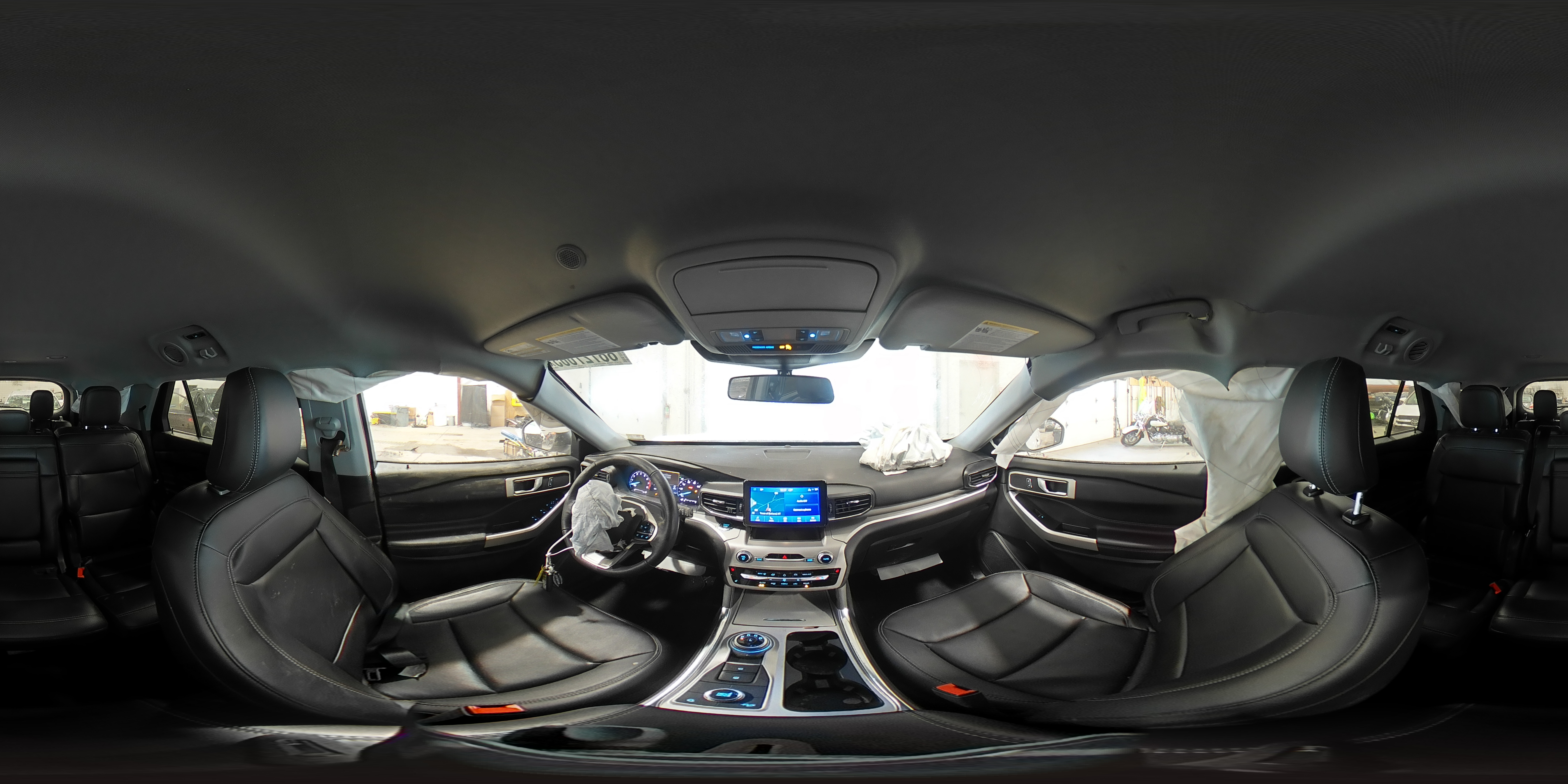 2022 Ford Explorer - Image 16