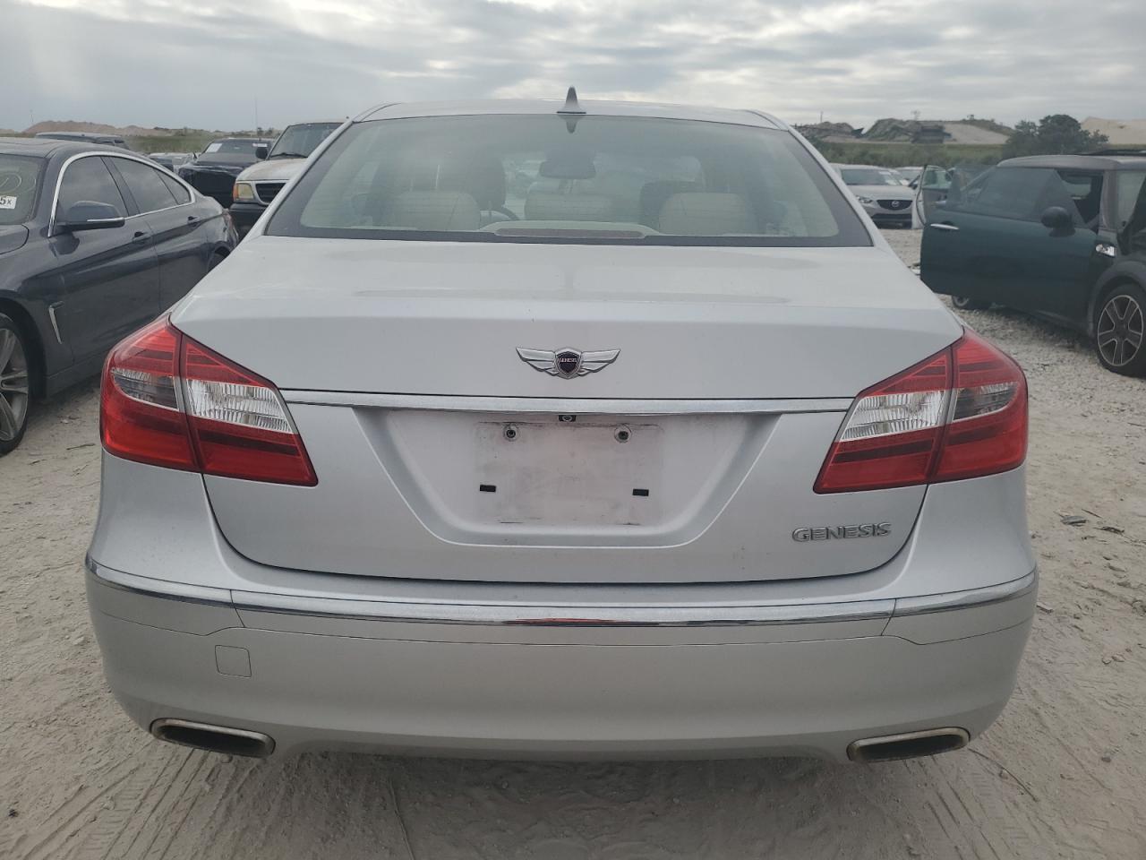 2014 Hyundai Genesis - Image 6