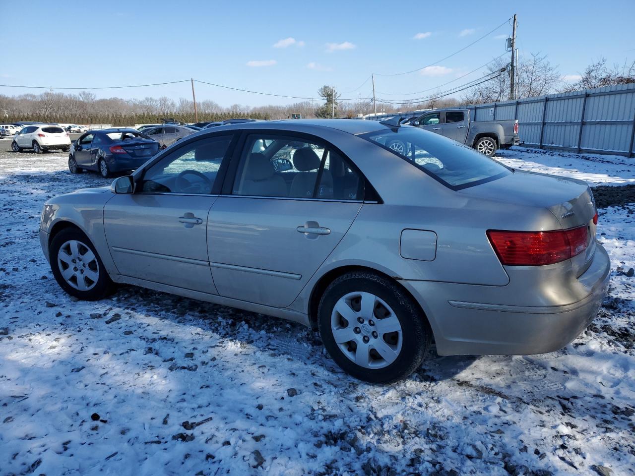 2009 Hyundai Sonata - Image 2